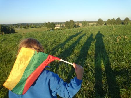 Liesėnų piliakalnyje 2017-07-30 (šešėliai).jpg