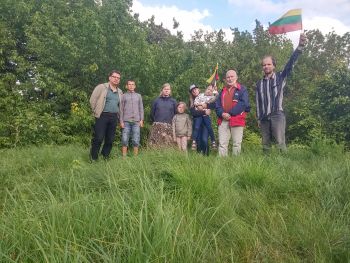 Pakalniškių piliakalnis 20170717 1954.jpg