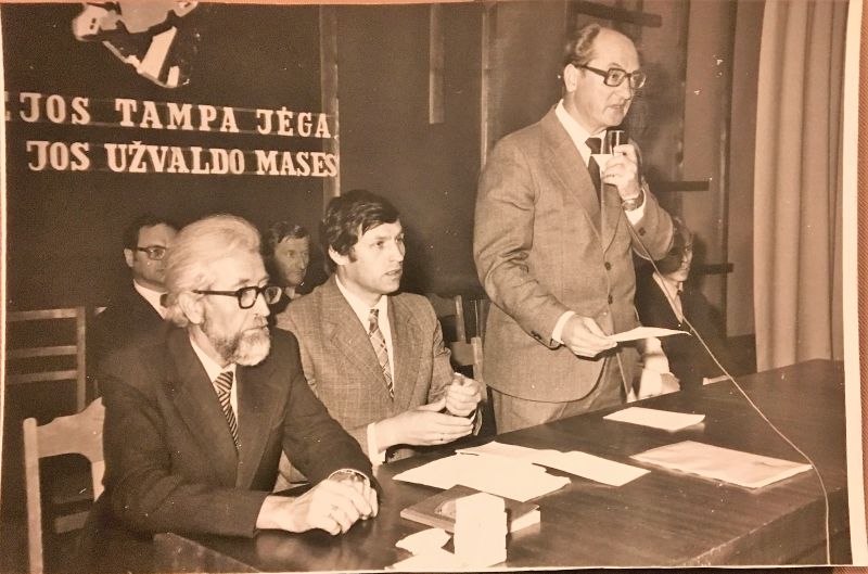 Vaizdas:Šakalys0.jpg