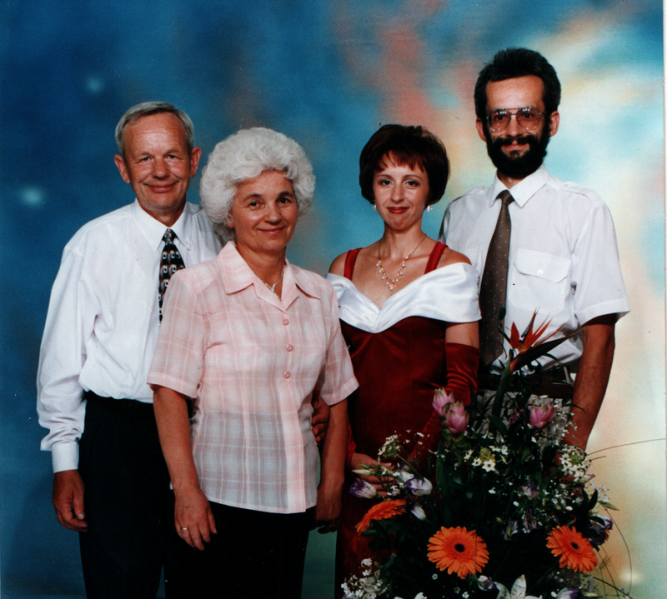 Vaizdas:800px-ŠeimaBarkus.png